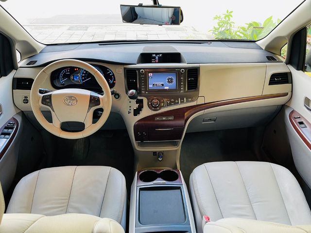 TOYOTA豐田 SIENNA  第7張相片