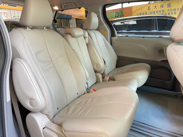 TOYOTA豐田 SIENNA  第8張相片
