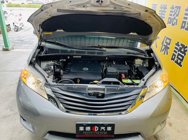 TOYOTA豐田 SIENNA  第14張相片