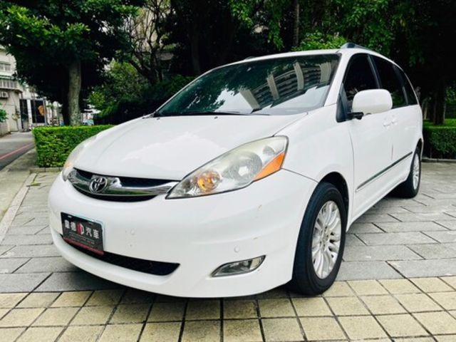 TOYOTA豐田 SIENNA  第1張相片