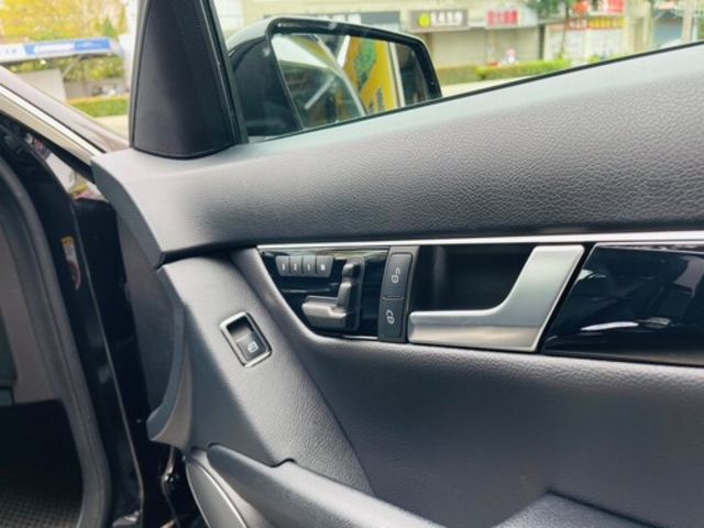 M-BENZ賓士 C200  第11張相片
