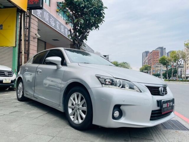 LEXUS凌志 CT200H  第3張相片