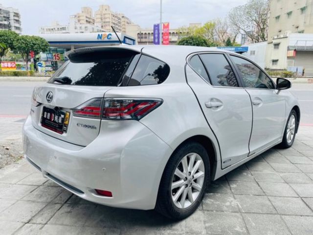 LEXUS凌志 CT200H  第4張相片