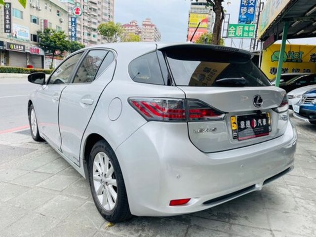 LEXUS凌志 CT200H  第6張相片
