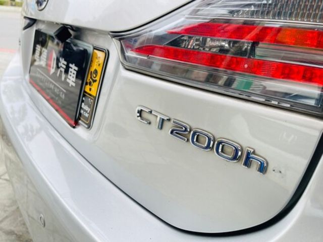 LEXUS凌志 CT200H  第14張相片