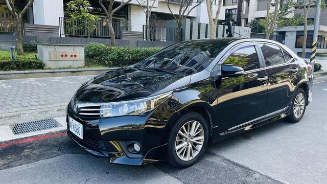 TOYOTA豐田 ALTIS  第1張相片