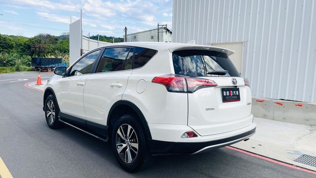 TOYOTA豐田 RAV4  第6張相片