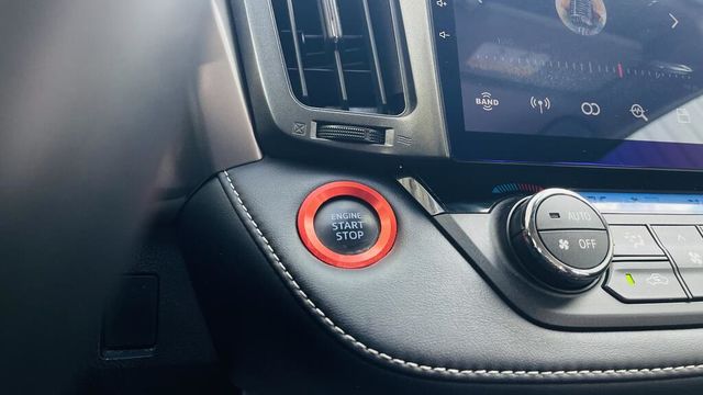 TOYOTA豐田 RAV4  第13張相片