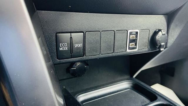 TOYOTA豐田 RAV4  第17張相片