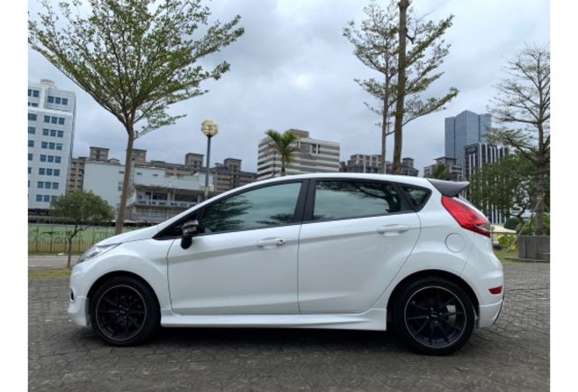 Ford FIESTA  第3張相片