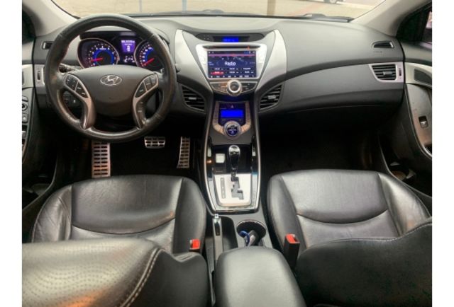 Hyundai ELANTRA  第6張相片