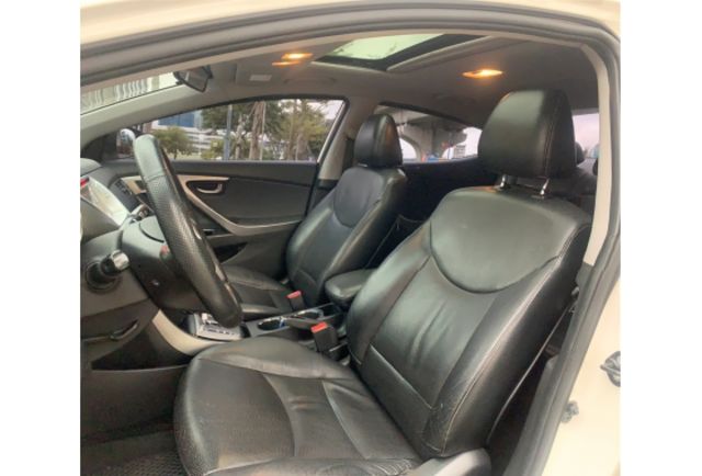 Hyundai ELANTRA  第7張相片