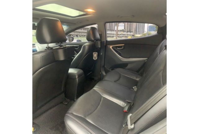 Hyundai ELANTRA  第8張相片