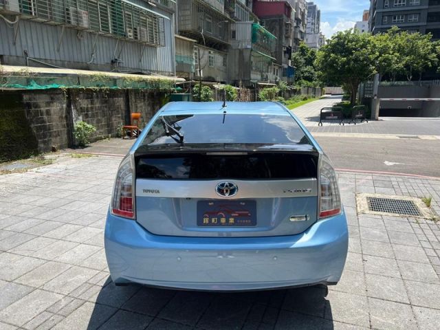 Toyota  Prius  第5張相片