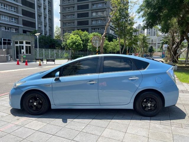 Toyota  Prius  第7張相片