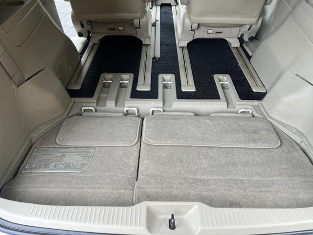 Toyota  Previa  第9張相片
