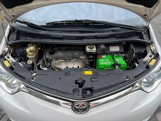 Toyota  Previa  第10張相片