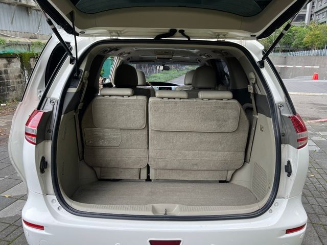 Toyota  Previa  第12張相片