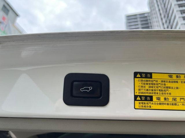 Toyota  Previa  第13張相片
