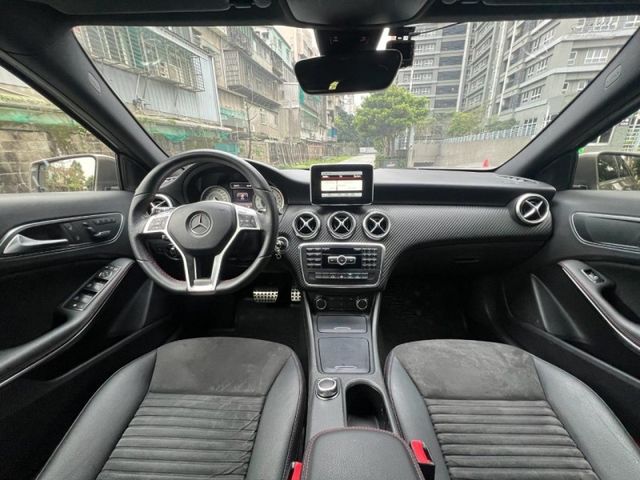 Mercedes-Benz/賓士   A-CLASS  A180  第10張相片