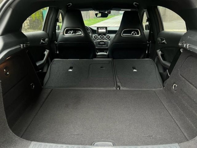 Mercedes-Benz/賓士   A-CLASS  A180  第14張相片