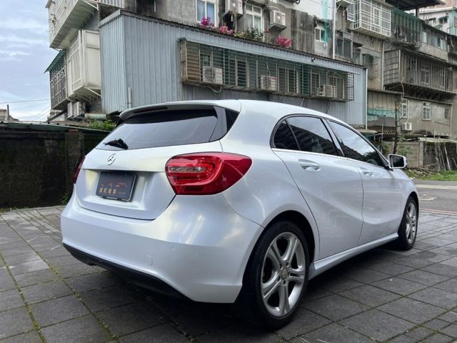 Mercedes-Benz/賓士   A-CLASS  A180  第7張相片