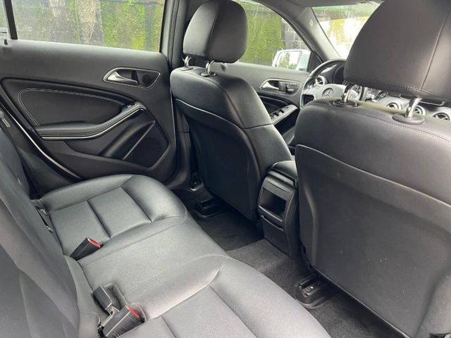 Mercedes-Benz/賓士   A-CLASS  A180  第14張相片