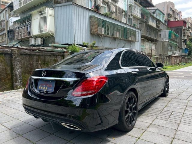 Mercedes-Benz/賓士   C-CLASS  C300  第7張相片