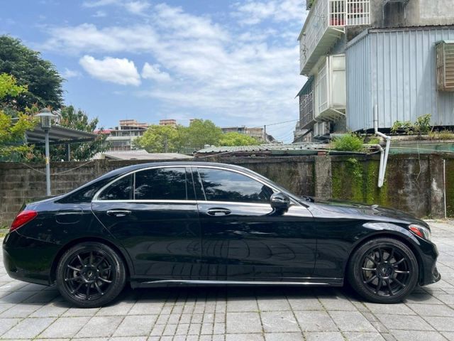 Mercedes-Benz/賓士   C-CLASS  C300  第9張相片