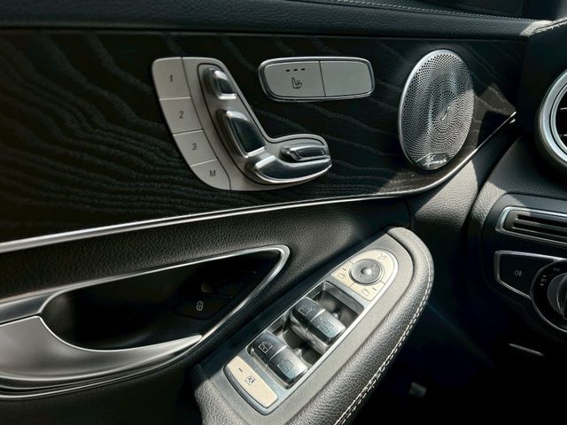 Mercedes-Benz/賓士   C-CLASS  C300  第13張相片