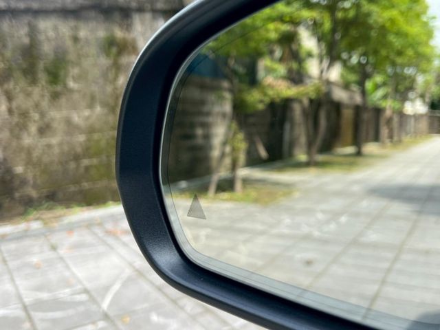 Mercedes-Benz/賓士   C-CLASS  C300  第15張相片
