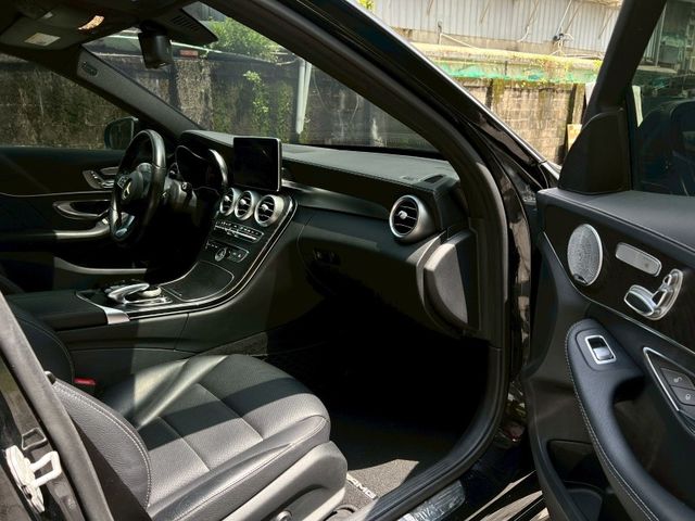 Mercedes-Benz/賓士   C-CLASS  C300  第16張相片