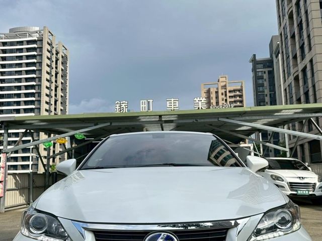Lexus  CT200H  第4張相片
