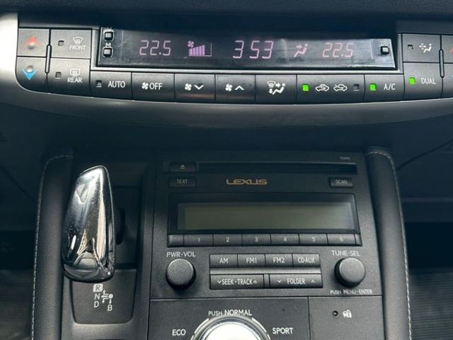 Lexus  CT200H  第11張相片