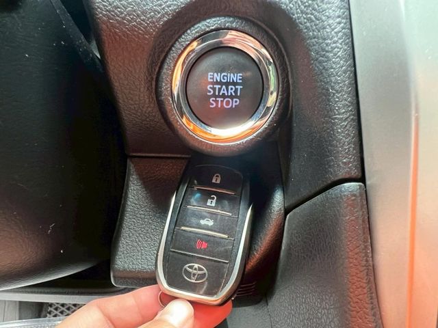 Toyota  Camry  第13張相片
