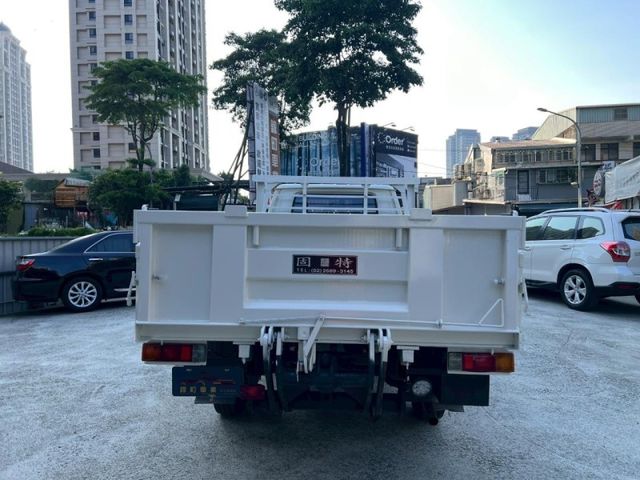 Mitsubishi  Delica  第5張相片
