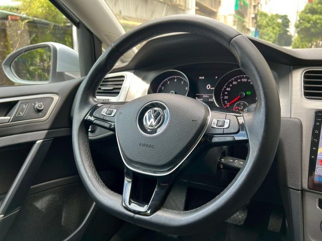 Volkswagen 福斯  Golf 鎵町車業  第9張相片