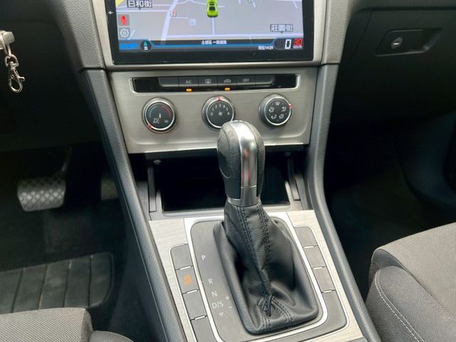 Volkswagen 福斯  Golf 鎵町車業  第11張相片