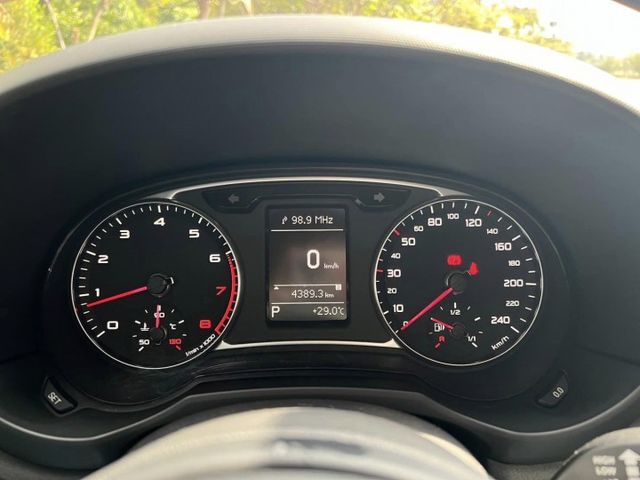 超強的都會小車 都會區的道路小精靈 新手女孩兒的最佳選擇  第9張相片