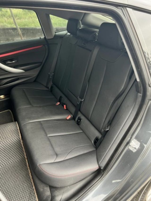 帥爸爸的跑車，可以帥又有大大的後座空間。主動式尾翼 全景天窗  第13張相片