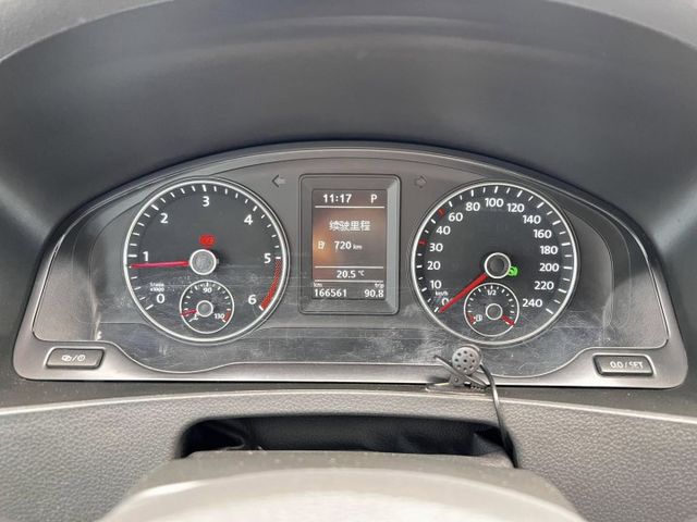 高級9人座商務車 內裝極新 有外推窗  第8張相片