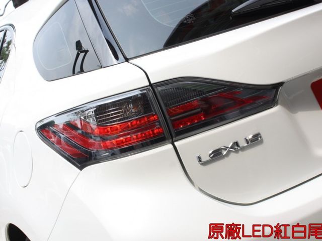 Lexus  CT200H  第19張相片