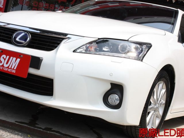 Lexus  CT200H  第20張相片