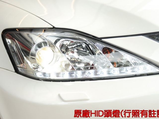 Lexus  IS  第18張相片