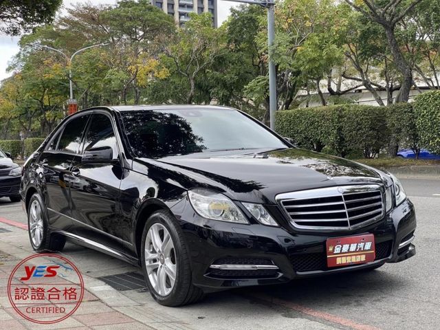 Mercedes-Benz/賓士  E-CLASS  E300  第1張相片