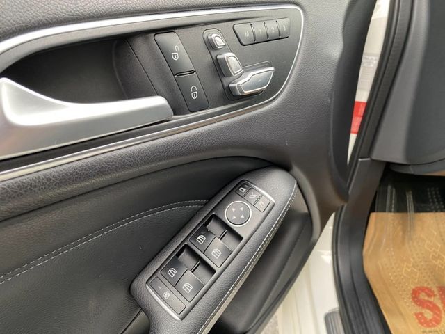 Mercedes-Benz/賓士   B-CLASS  B180  第12張相片
