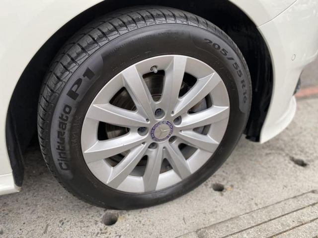 Mercedes-Benz/賓士   B-CLASS  B180  第18張相片
