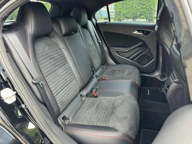 Mercedes-Benz/賓士   A-CLASS  A180  第8張相片
