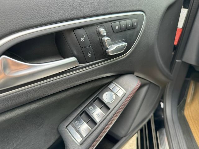 Mercedes-Benz/賓士   A-CLASS  A180  第15張相片