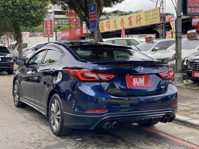 Hyundai  Elantra  第2張相片